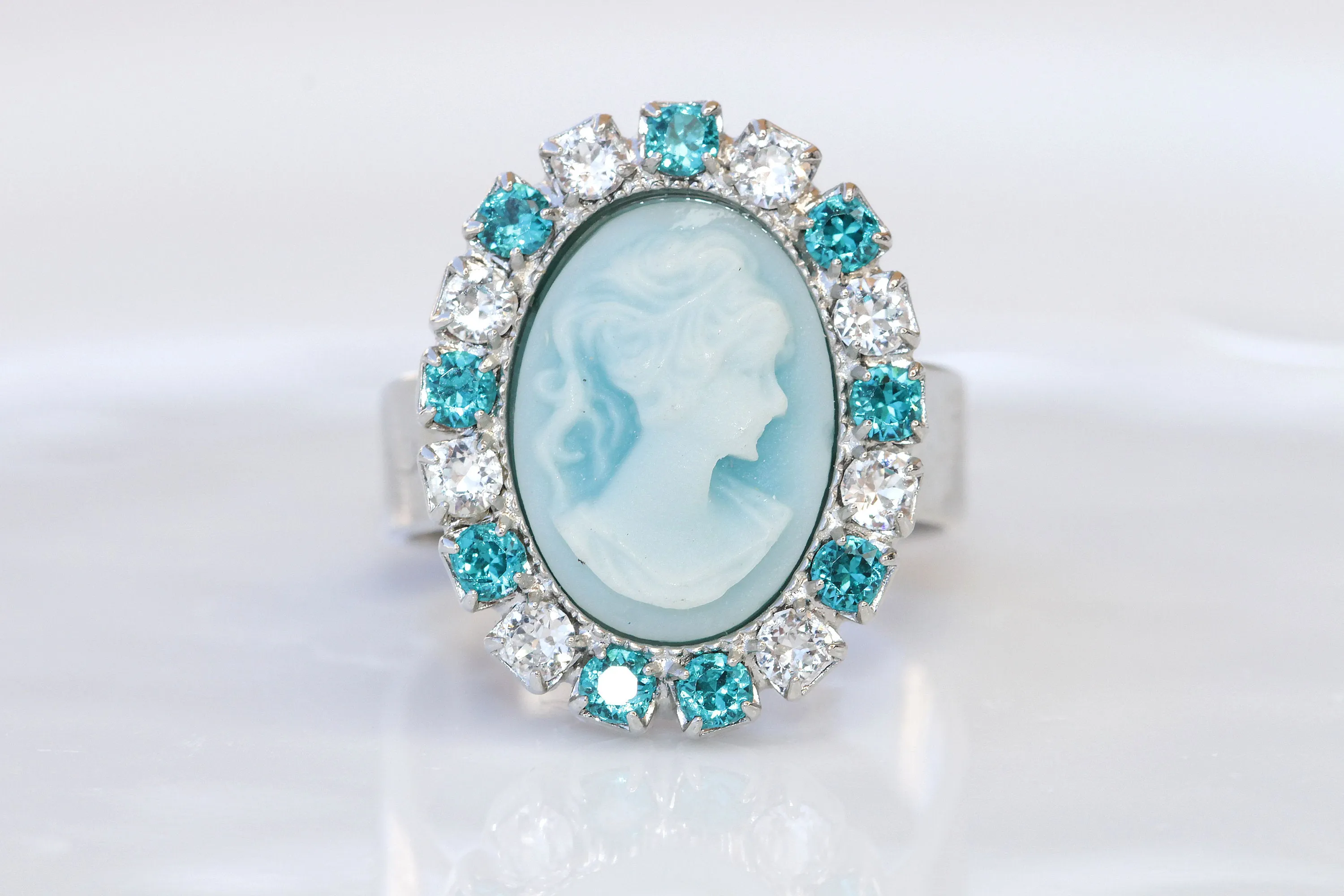 CAMEO Delicate Ring